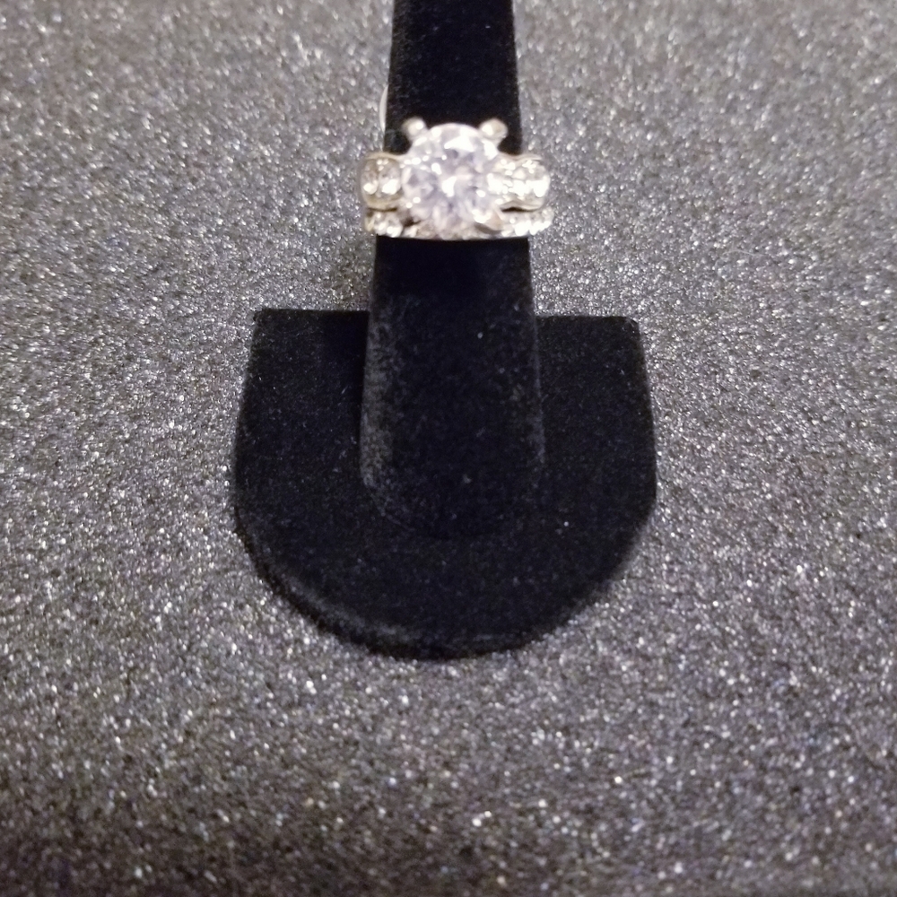 New 2pc set wedding engagement rings size 7